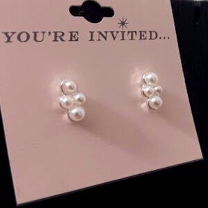 YOU'RE INVITED Romantic Silver White Pearl Cluster Stud Earrings**NEW!